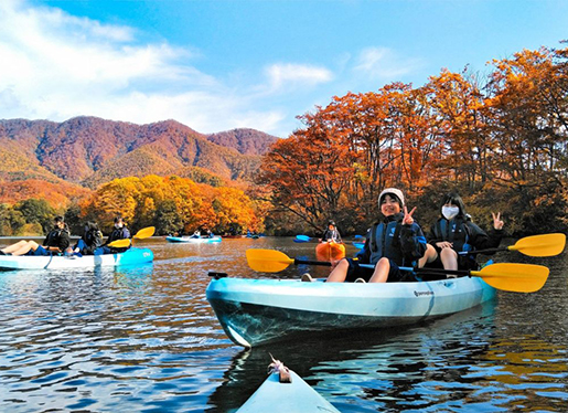 ??activity.index.autumnLeaves_kayak.imgalt_zhcn??